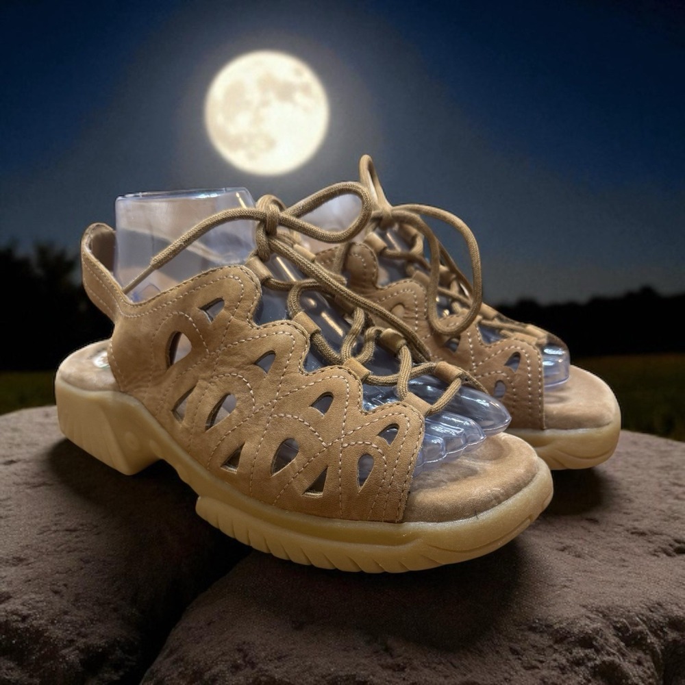 VTG Y2K  NWT‎ Earth Shoe Sandals Womans 9  Leather Chunky Lace Up Boho 90's
